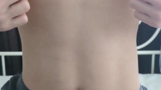 乳首の先っぽをこねこねしてイくM男子