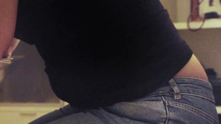 Cuando el negro no puede ocultar el tamaño de tu barriga