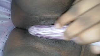 හස්බන් ගෙදර නැතිවෙලාවේ බටුගෙඩියක පහස විදින -Along girl sexy fun with brinjal