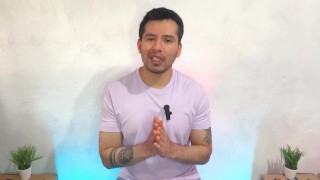 Hombre maduro recibe masaje del mejor amigo de su hijo y termina pagandole con verga