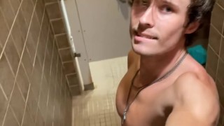 Muscular Guy Jerk Off Gorgeous Big Cumshot 🍆👋💦