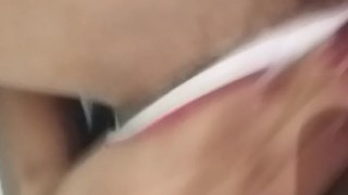 Linda conejita le encanta tocarse su vajina
