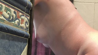 🔥🛀 Mis pezones se ponen duros mientras follamos en la ducha 🛀🔥