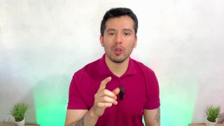 Hombre maduro americano tiene de amante a joven twink español en las vacaciones! Relato sexual