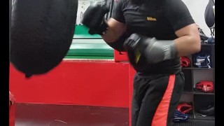 Knockout Fitness: One Round Heavy Bag Boxing Workout - Get Punched Up!boxing