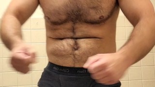 Hairy muscle bear flexing!