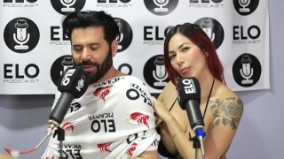 Anahi Loves me hace masajes en el cuarto picante