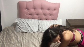 I make a nice scissor with my neighbor