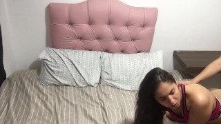 I make a nice scissor with my neighbor