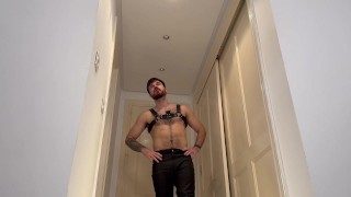 Leather giant ass crush & ass vore