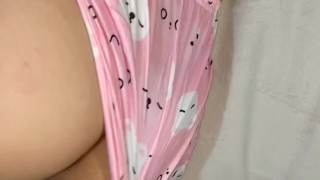 Encuentro a mi cuñada inocente en mi cuarto y me la follo con su pijama POV casero real Amateur