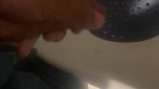 Me vengo en baño público