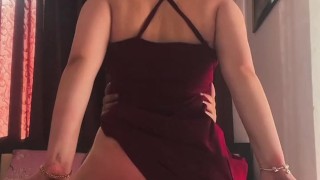 Hotwife twerk her ass on husbands friend