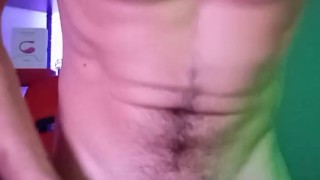 chico de gran POLLA adicto a su propio semen