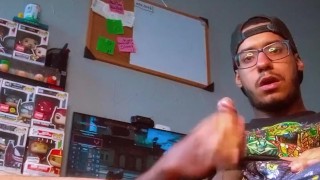 Cum gamer in the office showing his ass and filling it with sperm