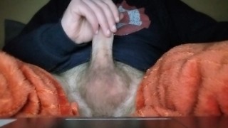 Late night masturbating and cumming solo