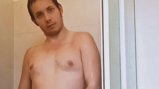 Gergely Molnar - I'll show you my wet body