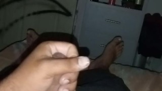 Gordo gime de placer hasta que se viene