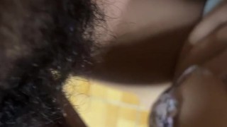 Súper descarga en boca de hermosa apenas legal