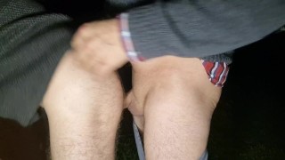 Puta, vamos foder contra este armazém abandonado e no final...eu esporro na tua boca!