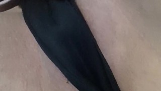 Sozinha em casa , cheia de tesão querendo uma companhia.