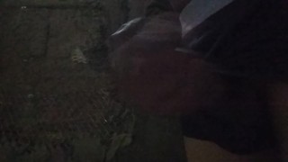 කලුවරේ අතේ ගහනවා.