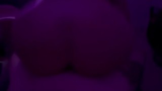 Hot milf HayleeMaxx bounces big ass on daddy’s cock