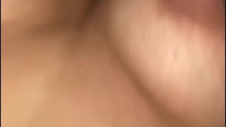 puta colombiana saltando sobre la polla de su hermnastro