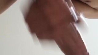 Masturbandome un poco para mi novia