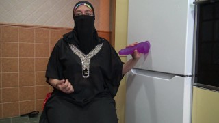 Saudi Arab Cuckold Wife Wants Big Dicks