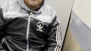 Aasssox wank in shopping centre toilets