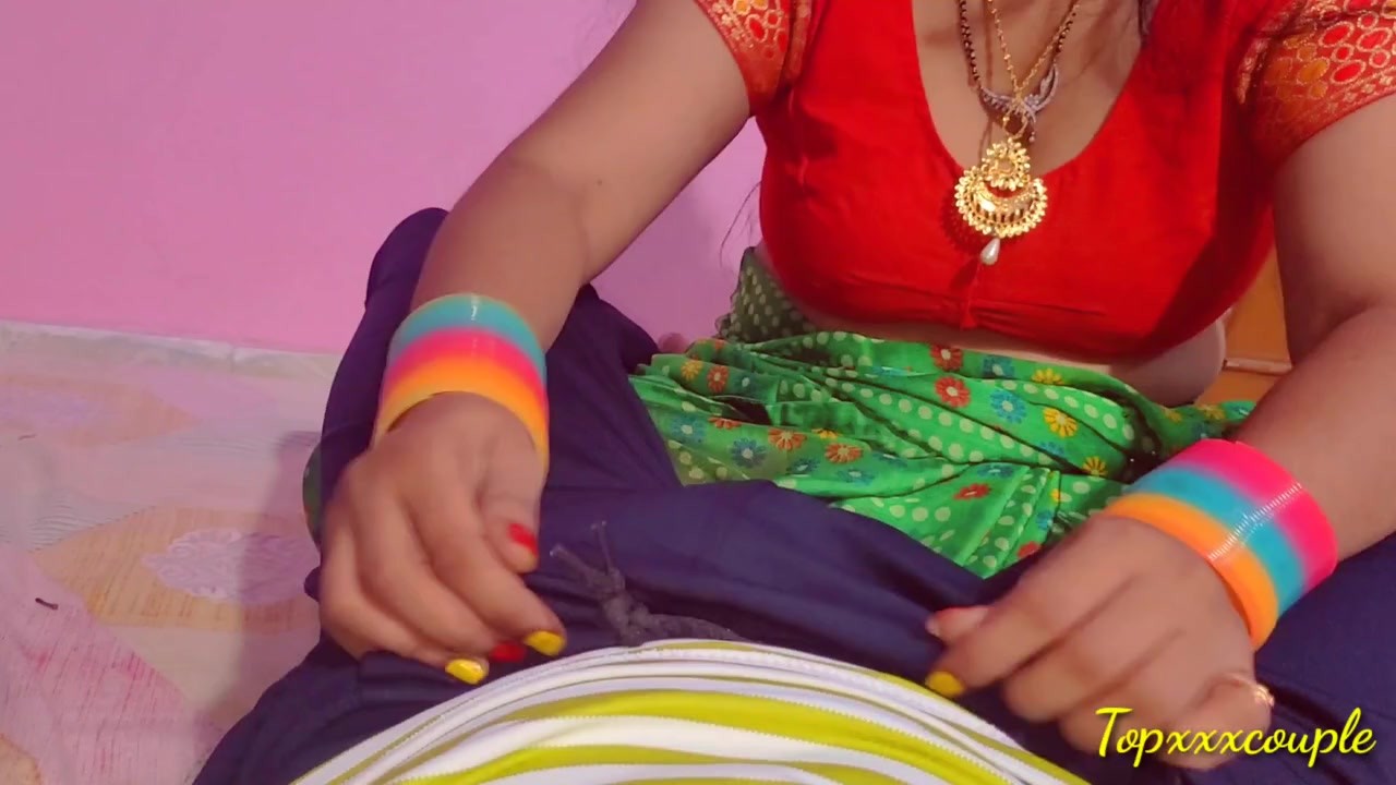 Hot stepsister XXX fun with step-brother. || सौतेली बहन की सौतेले भाई के साथ हॉट मस्ती। -IndiansPorno