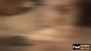 Appuntamento con un ragazzo feticista di Tinder (vero cuck)