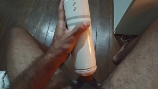 Gozando forte e cheio de tesão com meu vibrador em formato de buceta PARTE 1