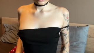 Beautiful bitch showing her breasts💕