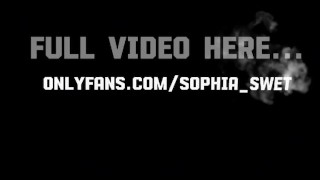 Masturbando minha incrível buceta lisinha e chupando consolo preto