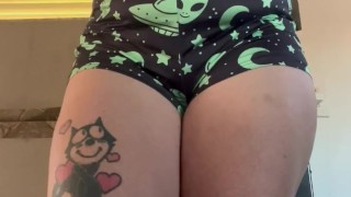 Amateur Milf try’s on Halloween lingerie