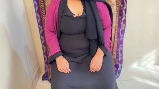 اية خلف تلعب في كسها وهي تضرب طيزها جنسي Anippe