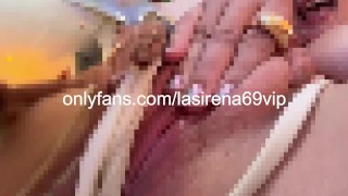 Hard Pussy Rubbing In The Shower