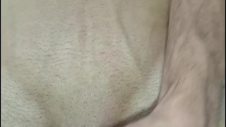PADRASTRO AZOTA MI CULO EN PIJAMA, HASTA LOGRAR PENE GRANDE Y VENOZO, POV, PUTA SUMISA
