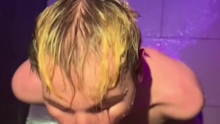 Отсосал член парню в общественной бане и дал в очко