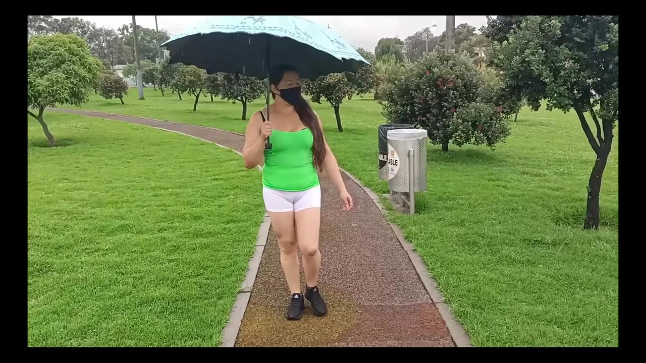 Bhabhi Indian Sex Slut Wife Shows Off Her Huge Cameltoe In The Park She Loves The Looks Of Strangers -IndiansPorno