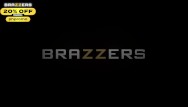 Open House Nerds Fame-Fuck Their Idol.Angela White, Violet Myers / Brazzers