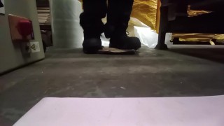 Box Crush & Trample. Dirty size 11 boots 89kg 👣👣