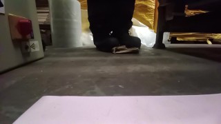 Box Crush & Trample. Dirty size 11 boots 89kg 👣👣