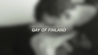 College hunk sucking toes and cums on feet