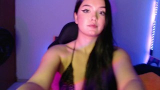 Hey daddy, I ask you to masturbate while you see my pussy and shoot me on my slutty face