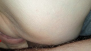 Reality couple zijn pik gaat diep en hard in mijn kut. Hij spuit zijn sperma over me. Nymph milf