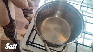 Naked kitchen. Pasta carbonara.