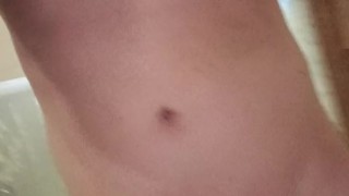 Subiendo las escaleras para la habitación del hotel